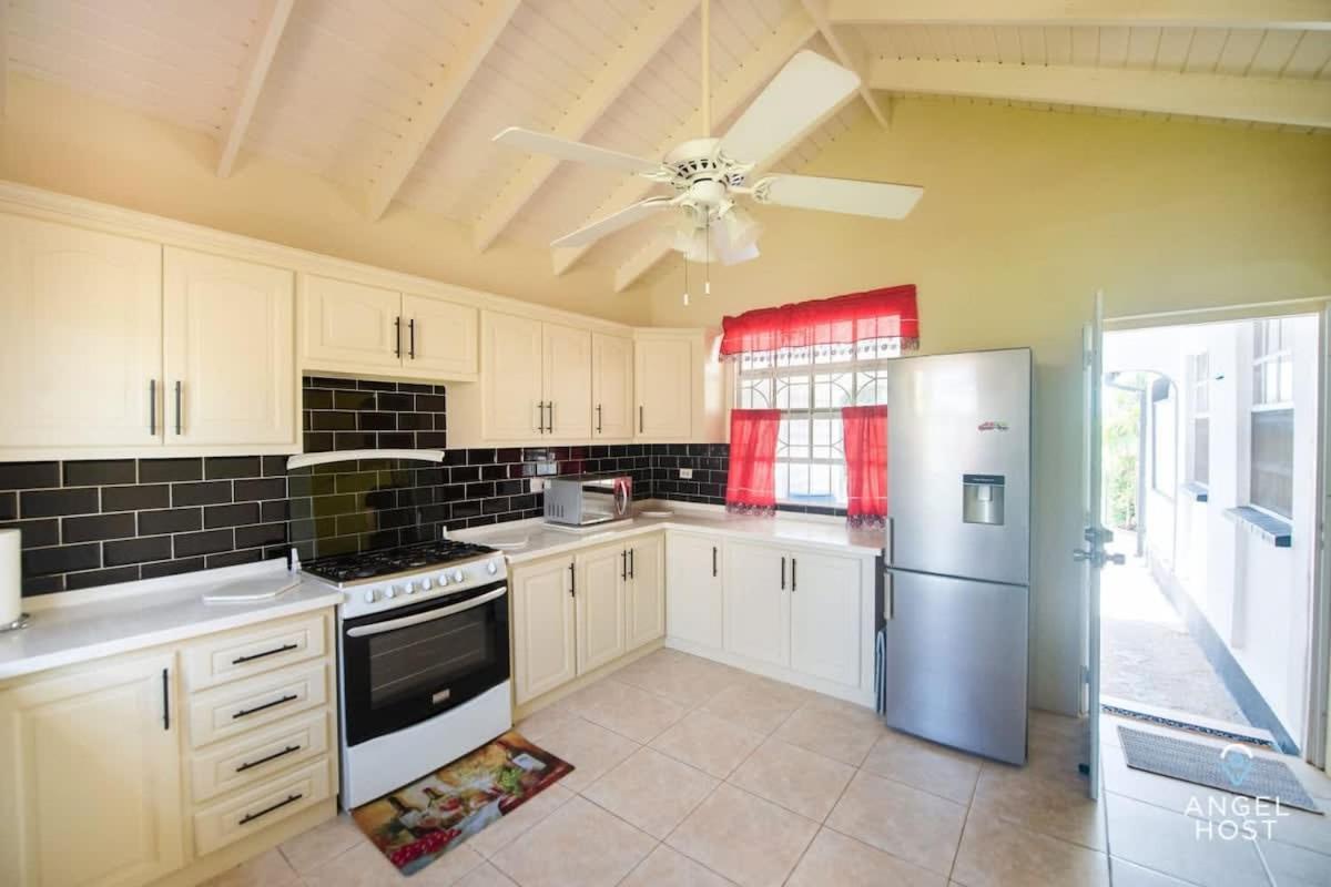 Beachy Cottage I Kitchen I Wi-Fi I Shaded Cabana I Parking Saint Philip Exterior photo